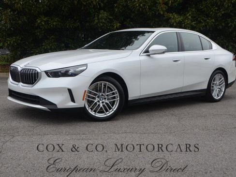 Used 2025 BMW 540i xDrive w/ Premium Package image 1