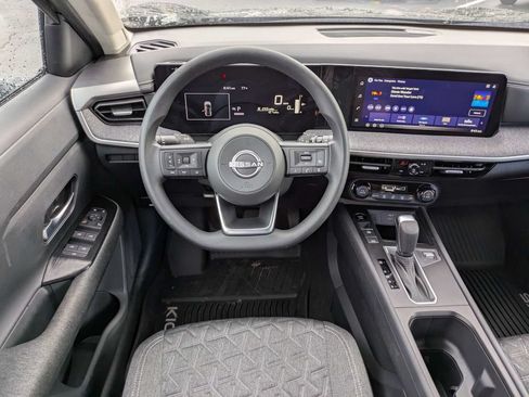 Used 2026 Nissan Kicks SV FWD image 16