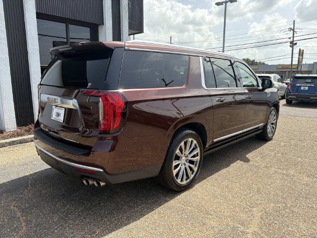 Used 2022 GMC Yukon XL Denali w/ Max Trailering Package AWD/4WD image 6