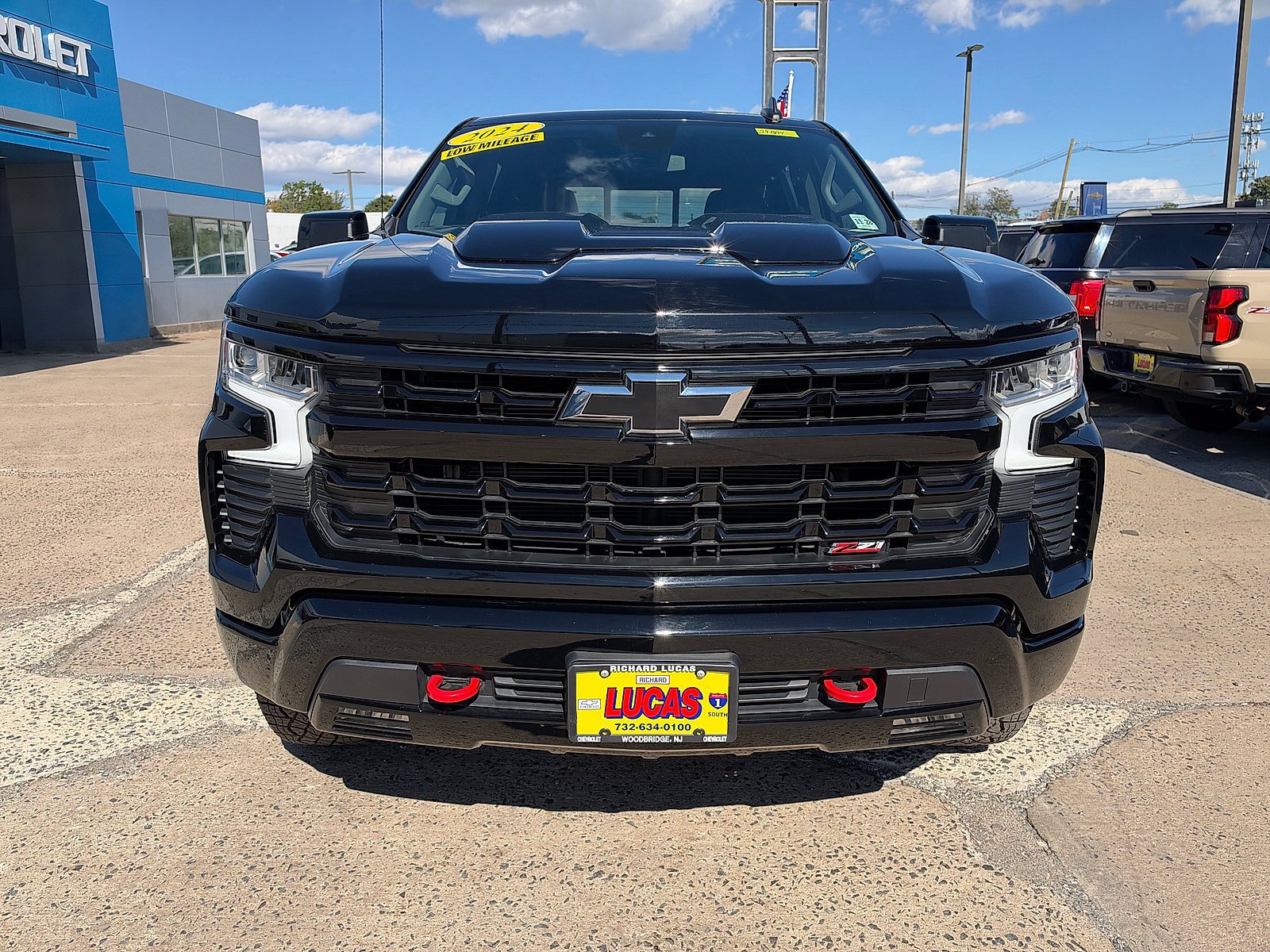 Used 2024 Chevrolet Silverado 1500 LT Trail Boss w/ Convenience Package II AWD/4WD image 3