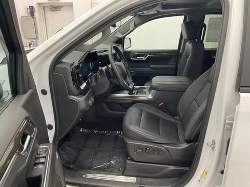 Used 2023 Chevrolet Silverado 1500 RST w/ Convenience Package II AWD/4WD image 7