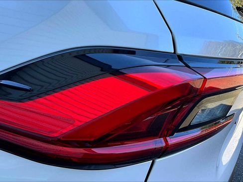 Used 2024 Toyota Grand Highlander XLE image 25