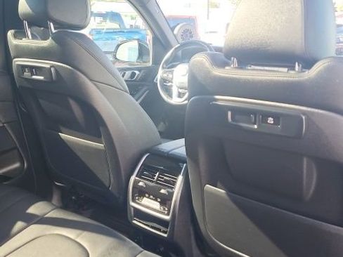 Used 2022 BMW X5 xDrive40i w/ Climate Comfort Package image 18