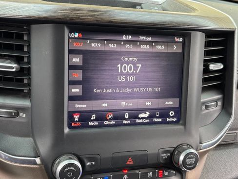 Used 2019 RAM 1500 Laramie AWD/4WD image 11