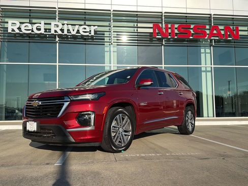 Used 2023 Chevrolet Traverse High Country AWD/4WD image 1