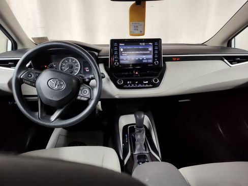 Used 2021 Toyota Corolla LE FWD image 3