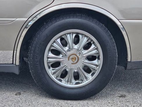 Used 2002 Cadillac De Ville FWD image 5