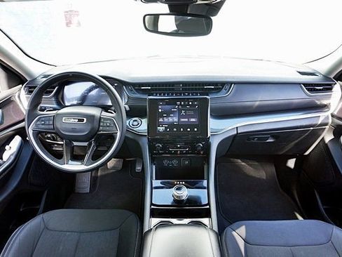 Used 2023 Jeep Grand Cherokee L Laredo RWD image 19