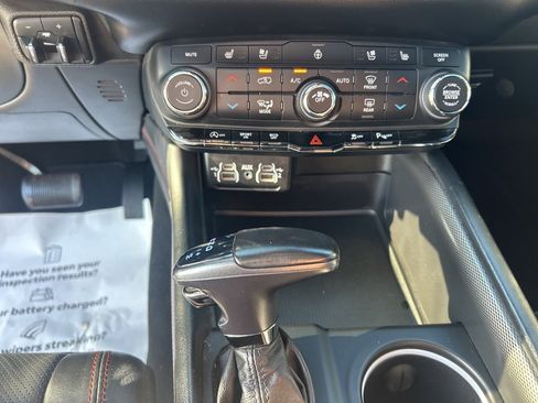 Used 2023 Dodge Durango GT image 18