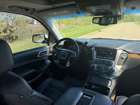 Used 2016 GMC Yukon Denali w/ Open Road Package image 21