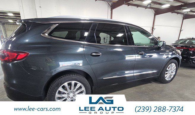 Used 2018 Buick Enclave Premium w/ Experience Buick Package AWD/4WD image 2