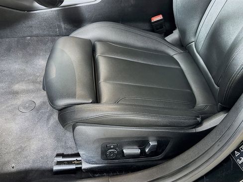 Used 2019 BMW 330i xDrive Sedan w/ M Sport Package image 22