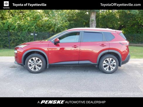 Used 2023 Nissan Rogue SV w/ SV Premium Package AWD/4WD image 2