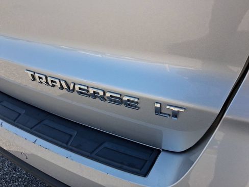 Used 2016 Chevrolet Traverse LT FWD image 12