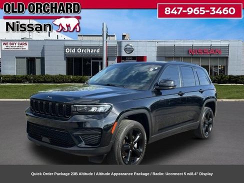 Used 2023 Jeep Grand Cherokee Altitude AWD/4WD image 1