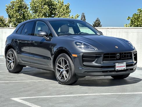 Certified 2026 Porsche Macan AWD/4WD image 10
