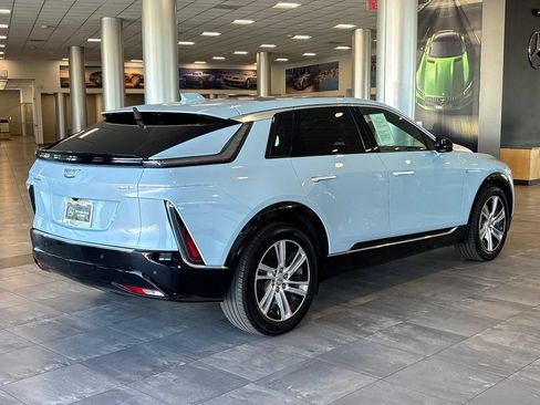 Used 2024 Cadillac Lyriq Tech RWD image 9