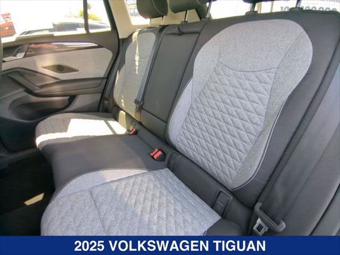 Certified 2025 Volkswagen Tiguan S FWD image 21
