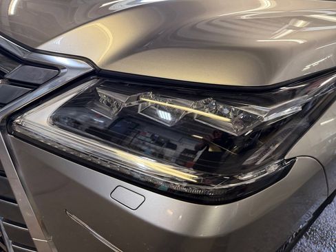 Used 2021 Lexus LX 570 4WD w/ Luxury Package image 30