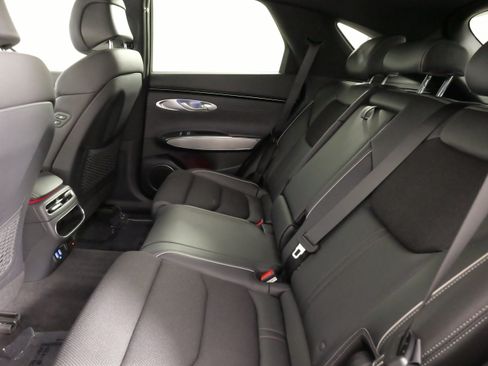 Used 2025 Genesis GV70 3.5T Sport AWD/4WD image 38