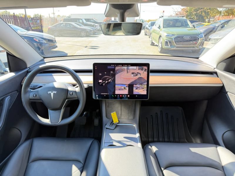 Used 2022 Tesla Model Y Long Range AWD/4WD image 18