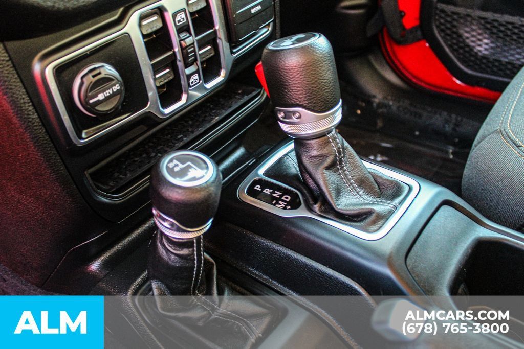 Used 2025 Jeep Wrangler Unlimited Sport AWD/4WD image 34