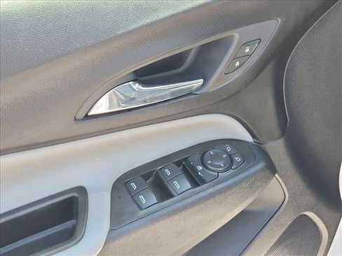 Certified 2023 Chevrolet Equinox LS FWD image 12