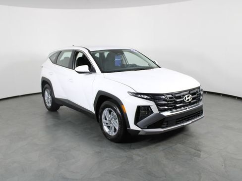 Certified 2026 Hyundai Tucson SE FWD image 14