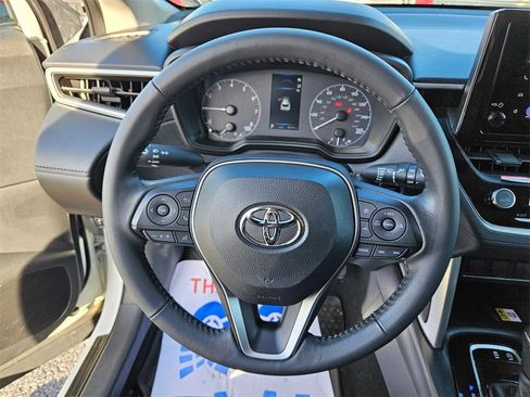 Certified 2023 Toyota Corolla Cross LE image 12