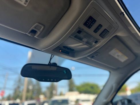 Used 2007 GMC Yukon SLT w/ SLT Preferred Equipment Group RWD image 16