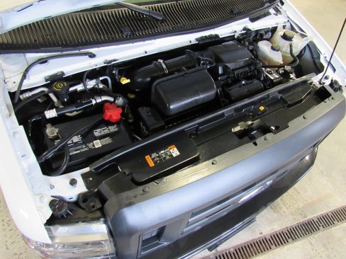 Used 2024 Ford E-350 and Econoline 350 Super Duty w/ Power Windows & Locks Group image 32