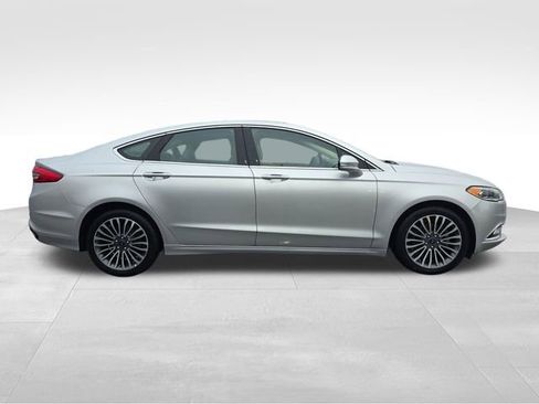 Used 2017 Ford Fusion SE w/ Equipment Group 202A image 7