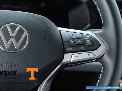 Used 2023 Volkswagen Taos SE w/ Black Wheel Package FWD image 59