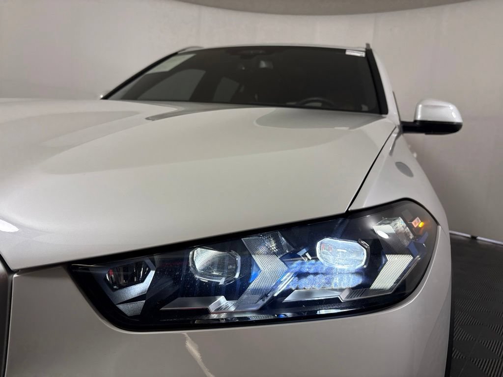 Certified 2025 BMW X5 xDrive40i AWD/4WD image 9