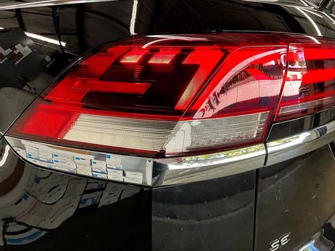 Used 2023 Volkswagen Atlas Cross Sport SE image 31