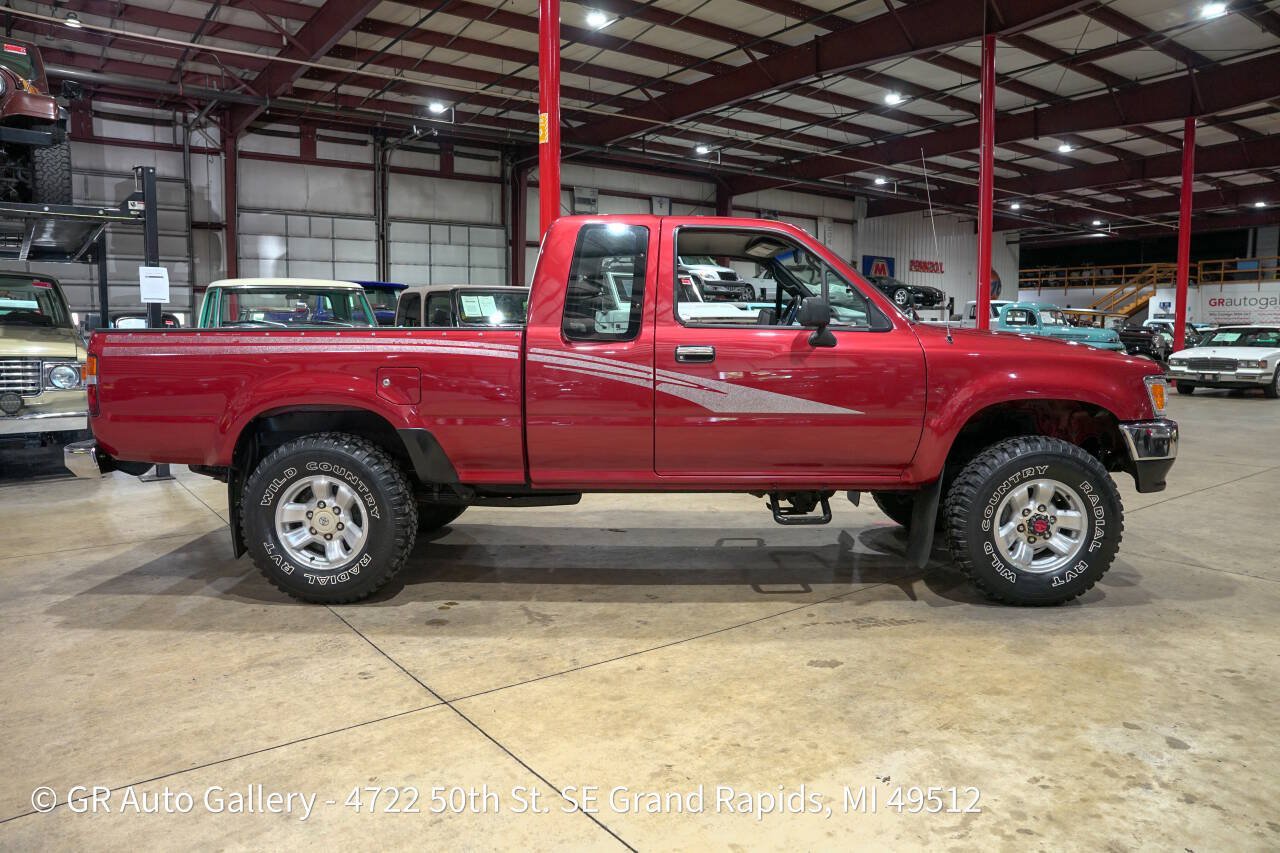 Used 1993 Toyota Pickup Deluxe AWD/4WD image 10
