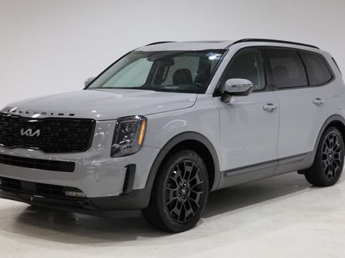 Used 2022 Kia Telluride SX w/ SX Prestige Package AWD/4WD image 3