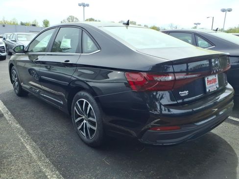 New 2026 Volkswagen Jetta SE FWD image 3
