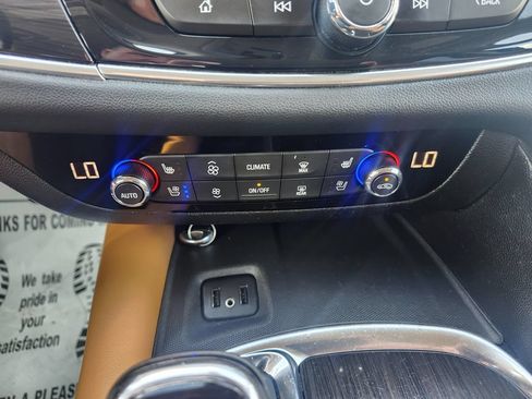 Used 2018 Buick Enclave Premium FWD image 28