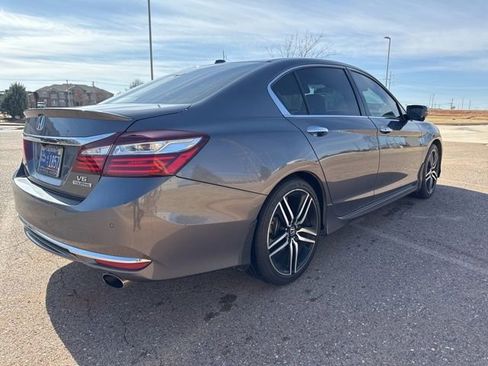 Used 2016 Honda Accord Touring image 7