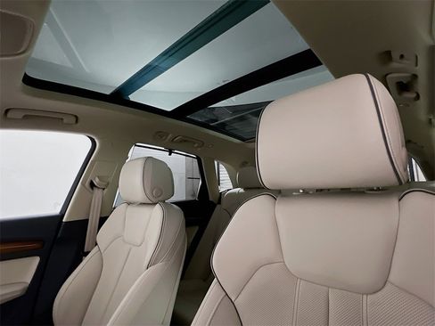 Used 2023 Audi Q5 2.0T Prestige w/ Prestige Package image 14