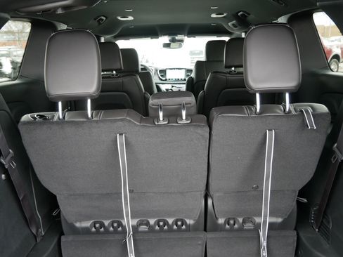 New 2026 Chrysler Pacifica Select image 11