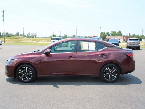 Used 2024 Nissan Sentra SV FWD image 6