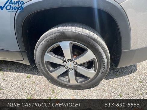 Used 2018 Chevrolet Traverse LT FWD image 5