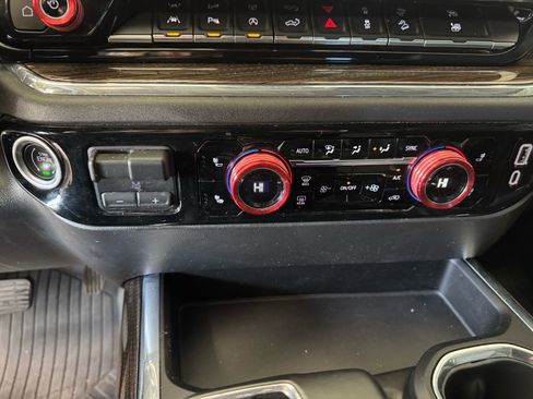 Used 2024 Chevrolet Silverado 1500 LT Trail Boss w/ LT Trail Boss Premium Package image 23