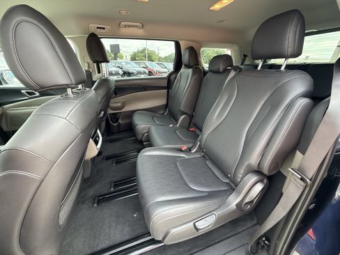 Used 2026 Kia Carnival FWD image 24