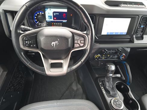 Used 2022 Ford Bronco Black Diamond image 14