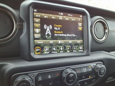 Used 2021 Jeep Wrangler Unlimited Sahara image 25