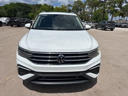 Used 2022 Volkswagen Tiguan SE image 15