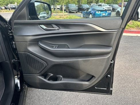 New 2025 Jeep Grand Cherokee L Altitude image 14